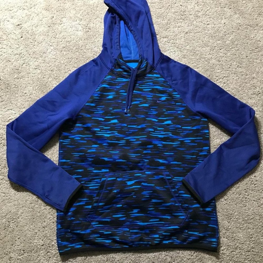 Nike Therma-fit women’s medium blue athletic hoodie